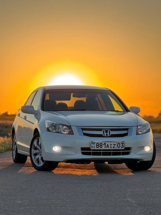 Продам Honda Inspire