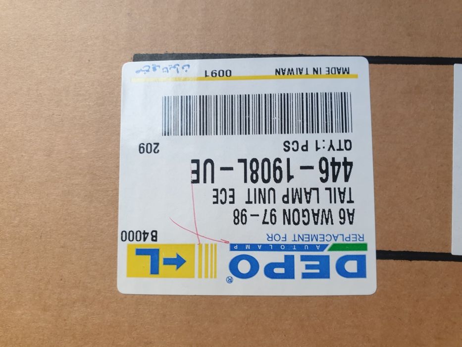 Фонарь задний Левый Audi A6  универсал 97-