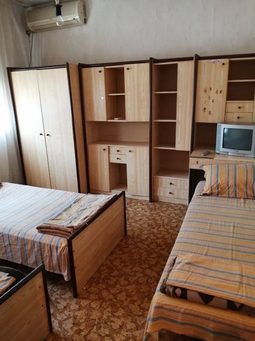 Дава се под наем Тристаен апартамент в Ямбол, Златен рог - 86 кв.м за 306 € - Снимка #3