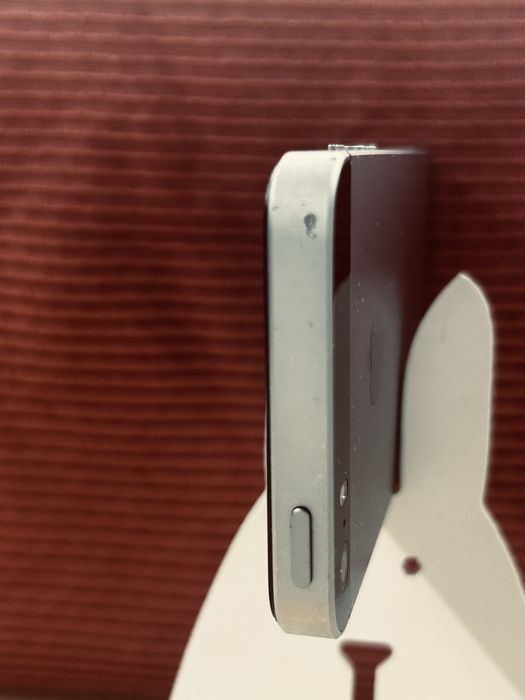 iPhone SE, 16GB, Space Gray