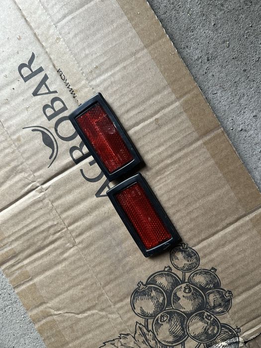 Задние стопы HELLA BLACK на BMW E34 БМВ Е34