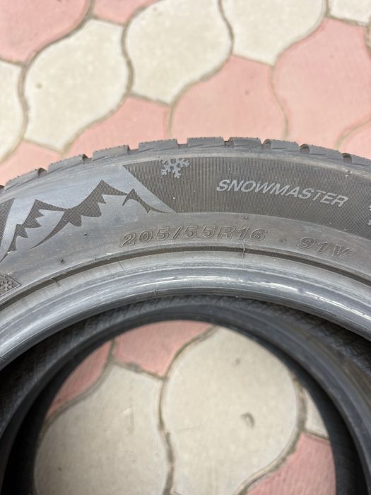 Продам шины зимние Шеstlake R16