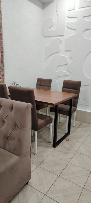 Диван стол стулья