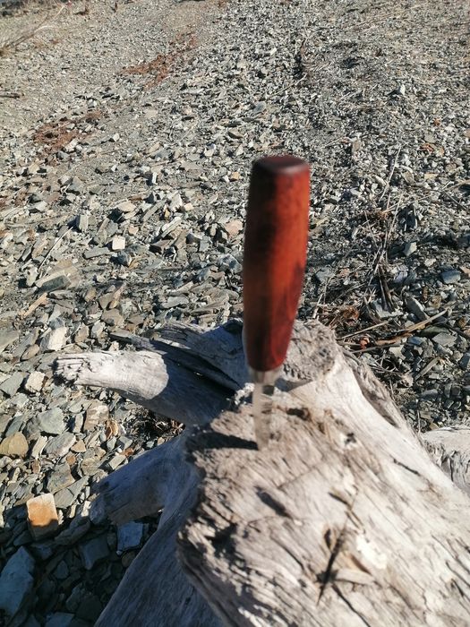 Для резьбы по дереву.