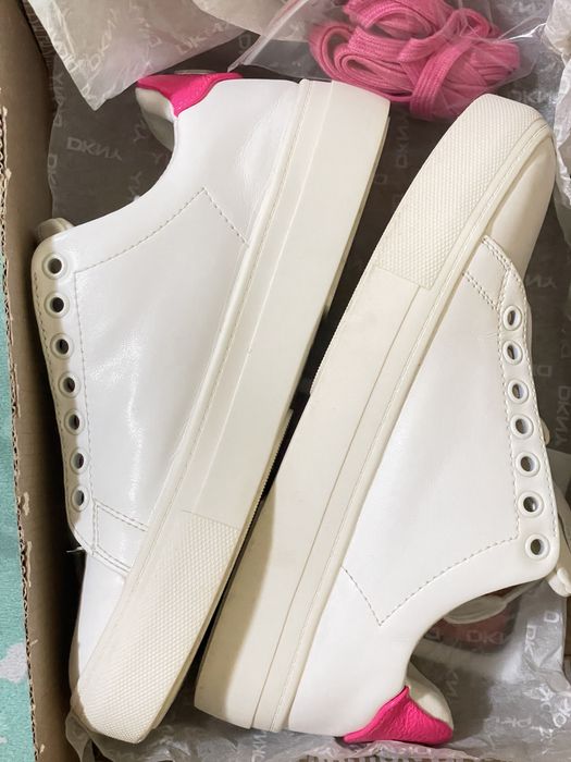 DNKY adidasi/ skechers  noi nouti superbi