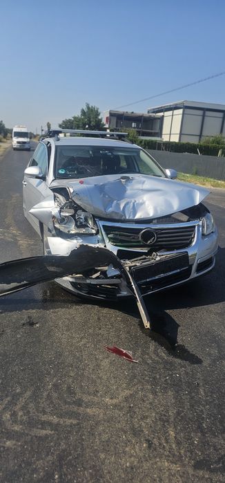Dezmembrez wv passat break b6 argintiu culoare LA7W