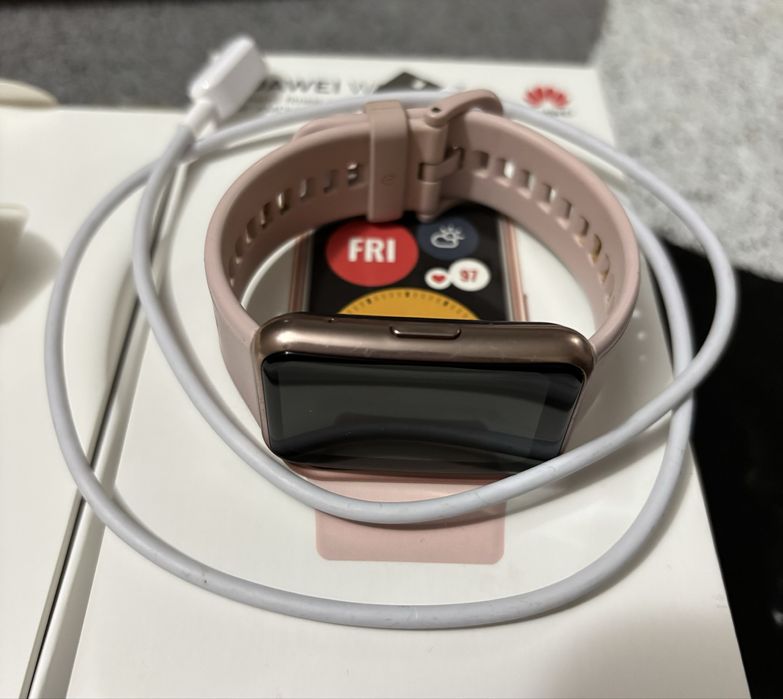 Смарт часовник Huawei watch fit