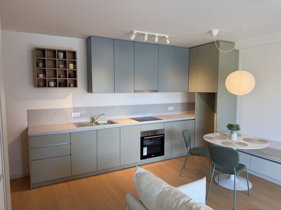 Inchiriez apartament 42 mp