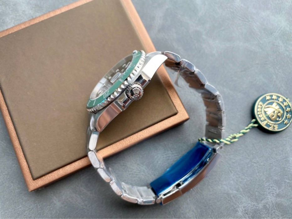 Часовник Rolex Starbucks