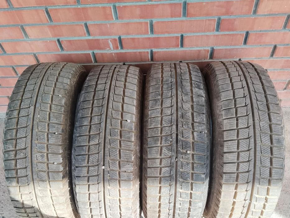 Продам зимние шины 215/60/16
