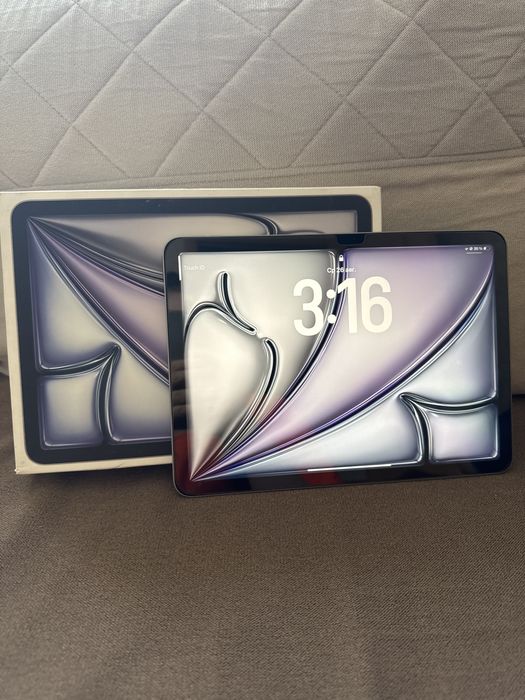 iPad Air 11 (M2); SSD 256Гб; RAM 8Гб. Space Gray.