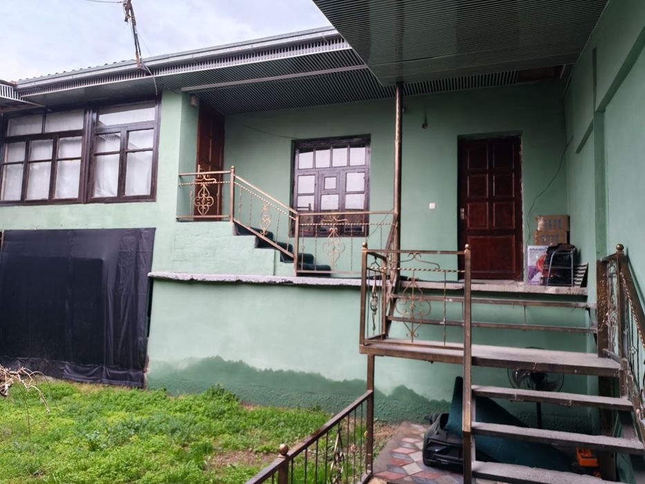 Срочно ховли сотаман 1,5 соток 2 хона Бектемир тумани