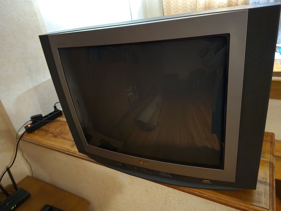 Телевизор  LG 28 дюймов 70 см