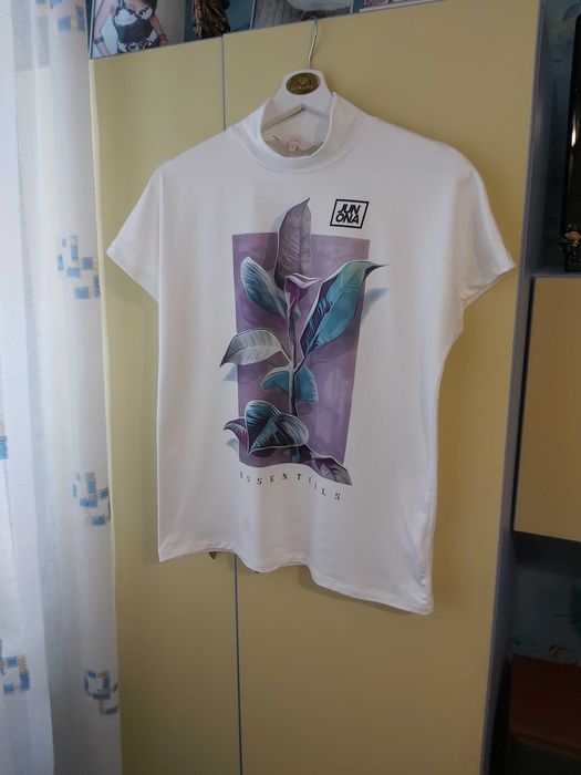 Блуза на марката Юнона  размер 40.