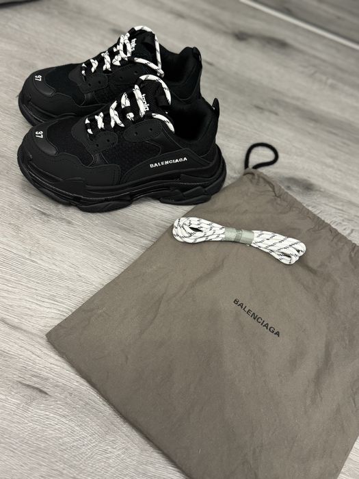 Vand Balenciaga triple S noi 37