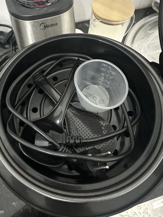 Срочно продам мультиварку