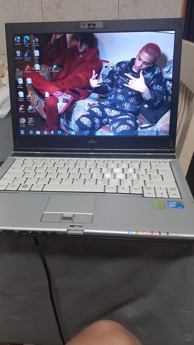Laptop Fujitsu , stare bună,  pret negociabil
