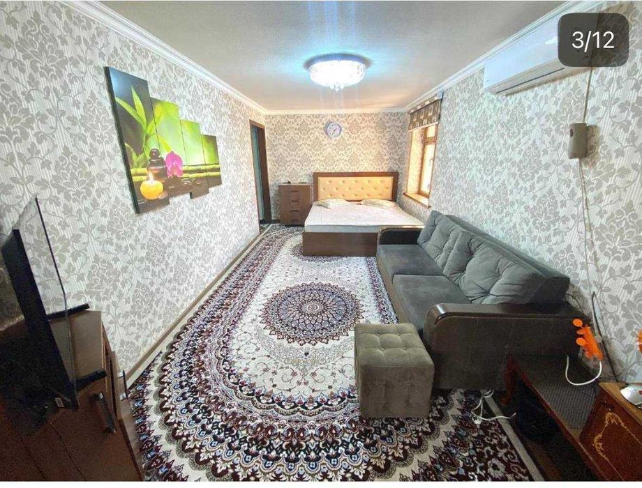 Сдается в аренду! Одна комнатная кв на 2 эт! В центре города (8 марта)