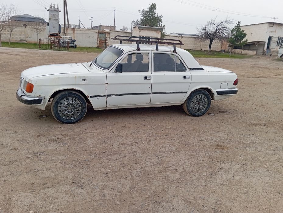 Волга 31 10 Бор йуриб Турган    машина