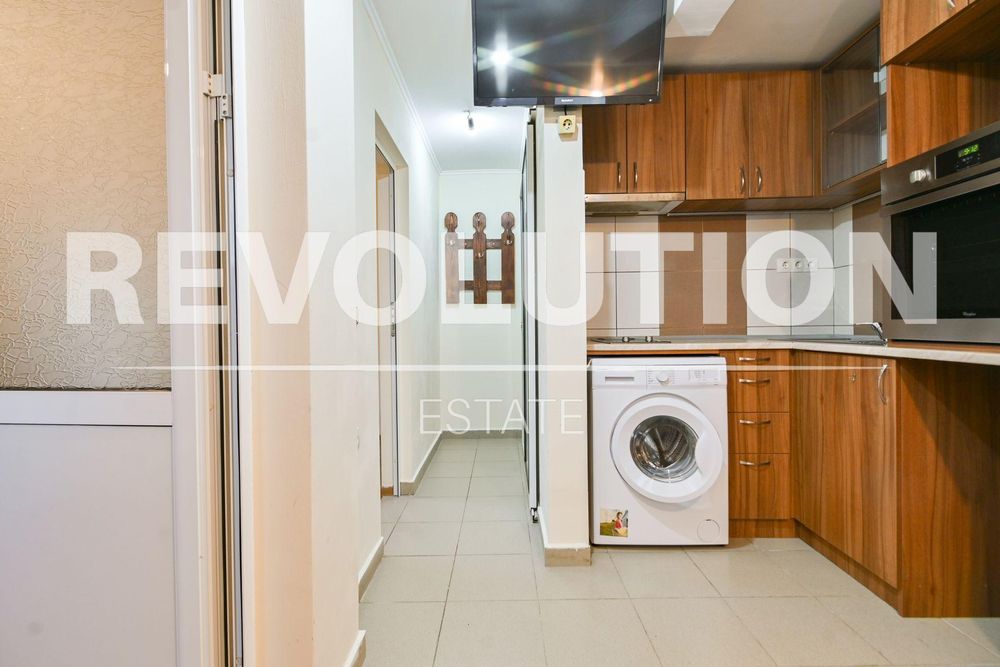 Етаж от къща в гр. Банкя.