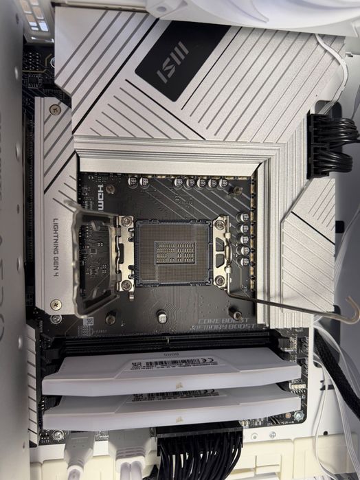 Kit procesor i7 14700k cu placa de baza MSI PRO Z790-A MAX WI-FI