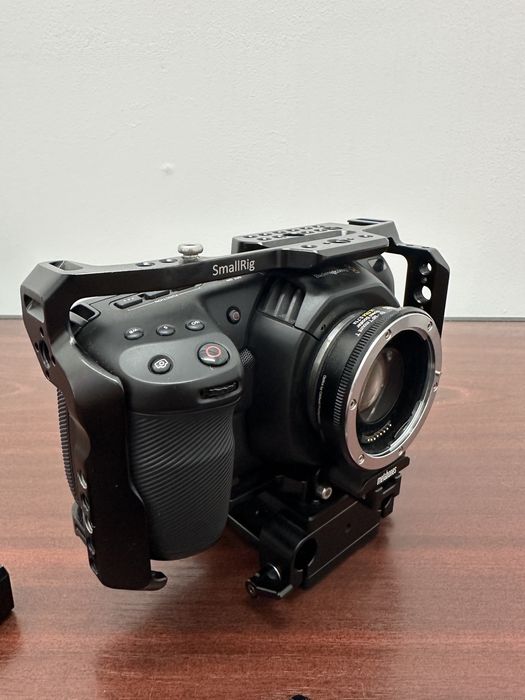 Blackmagic bmpcc 4k + accesorii si cutie originală