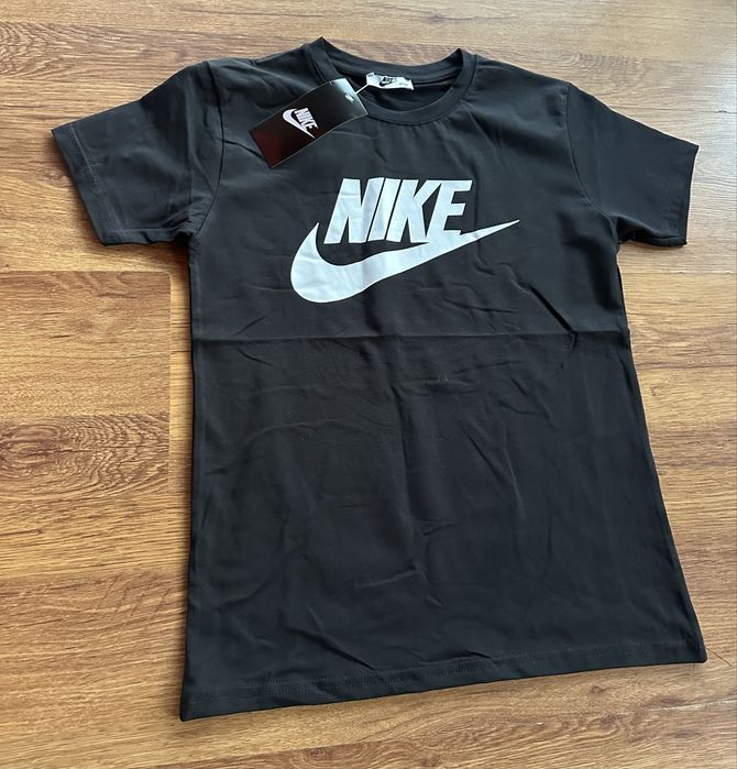 Детска,памучна,черна тениска Nike с бяло лого