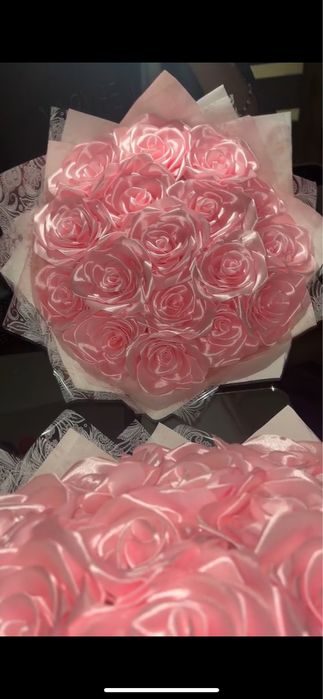 Букет от сатенени , вечни рози