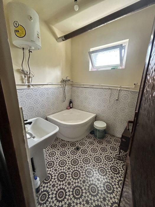 Samarqand viloyati Jomboy tumanida ikki xonali kvartira sotiladi