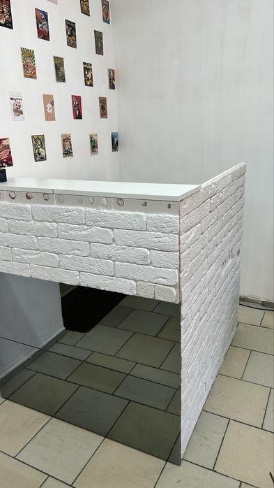 Ресепшен б/у стойка продовца