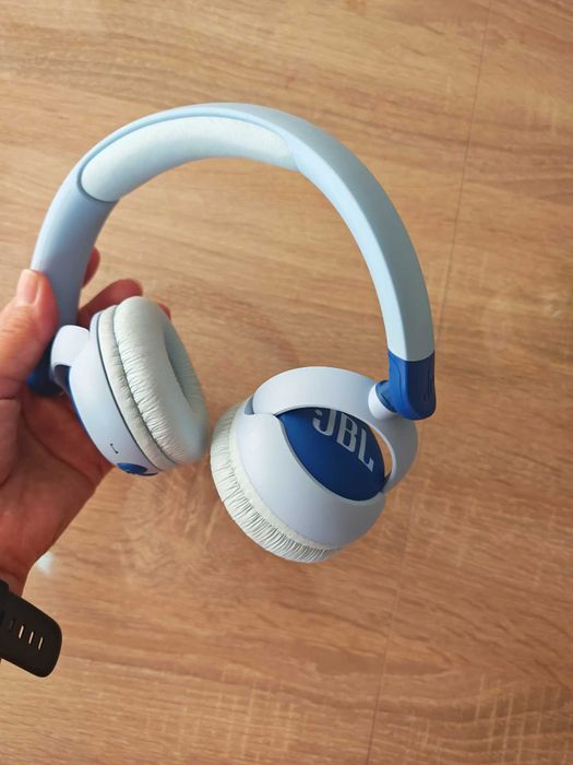 Bluetooth детски слушалки JBL