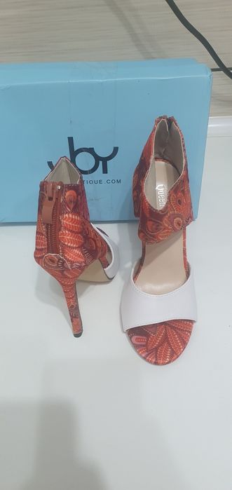 Sandale noi elegante