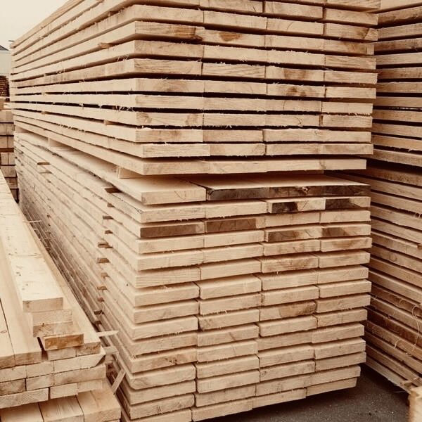 Cherestea rasinoase si lemn de foc disponibile acum!