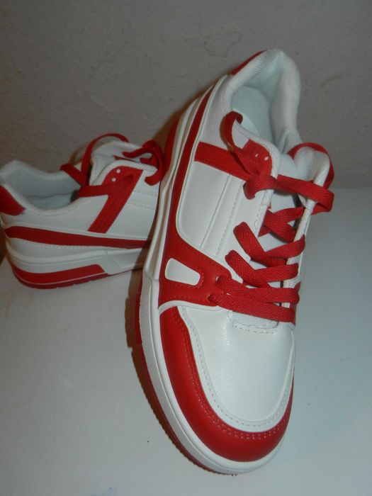 Adidași pull bear 39,41