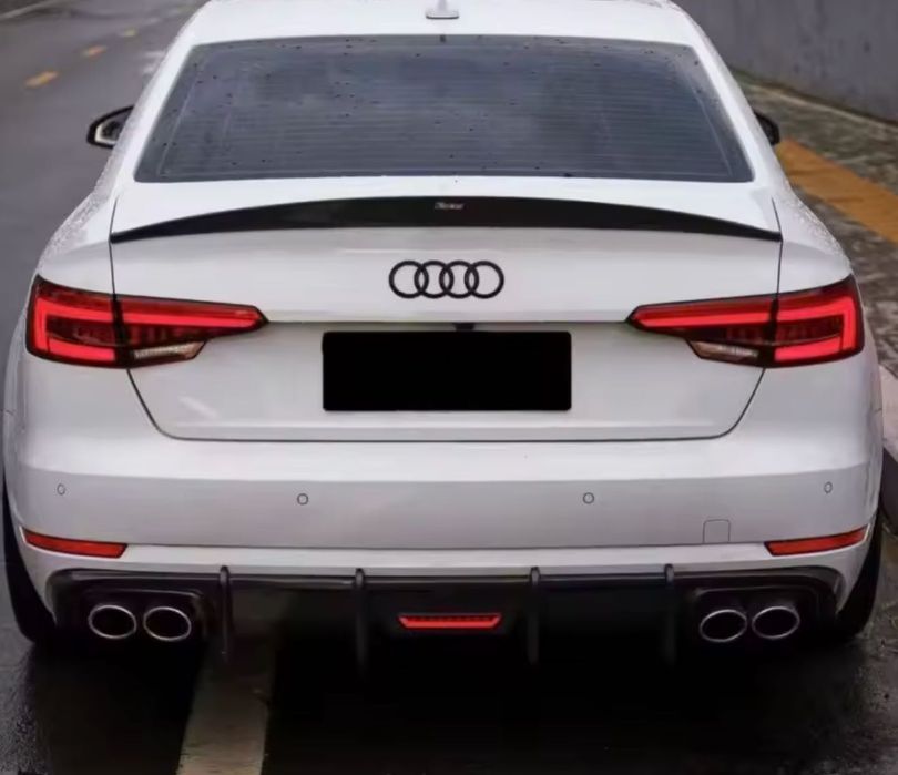 Difuzor bara spate S4 style cu bec compatibil cu Audi A4 B9 2016-2019 negru lucios