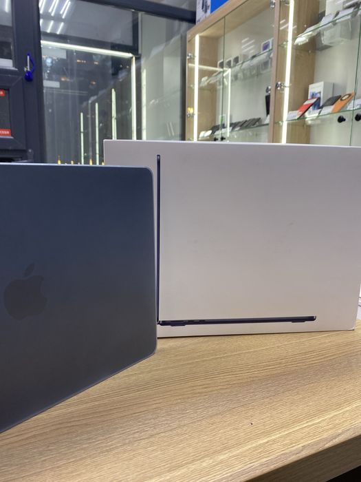MacBook m2  256gb  (p25)