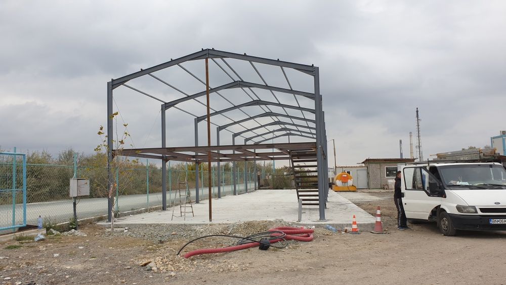 Vand hala metalică 8x14 cu panouri sandwich, hala se poate vinde compl