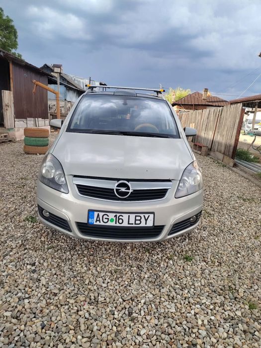 Vand schimb Opel Zafira B 7 locuri