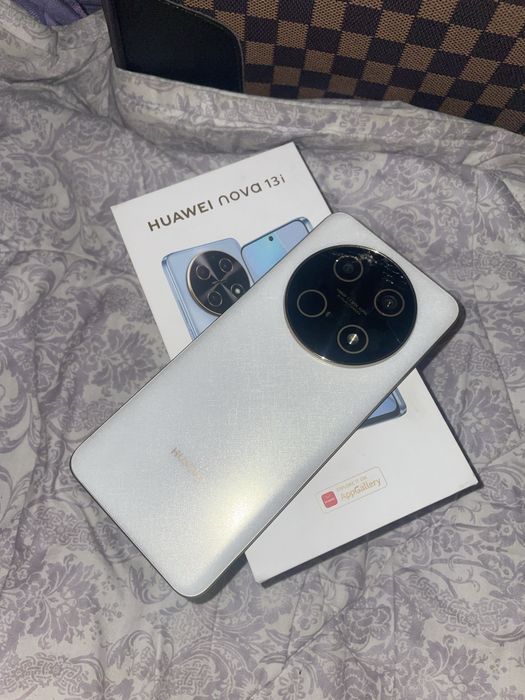 Хуавей нова 13i.