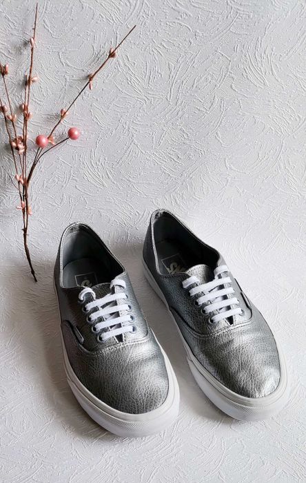 Adidasi dama sneckers VANS Decon mar 38,5 int 24,5cm piele argintii