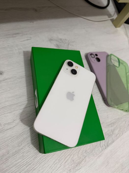 Vând iPhone 13 stare buna