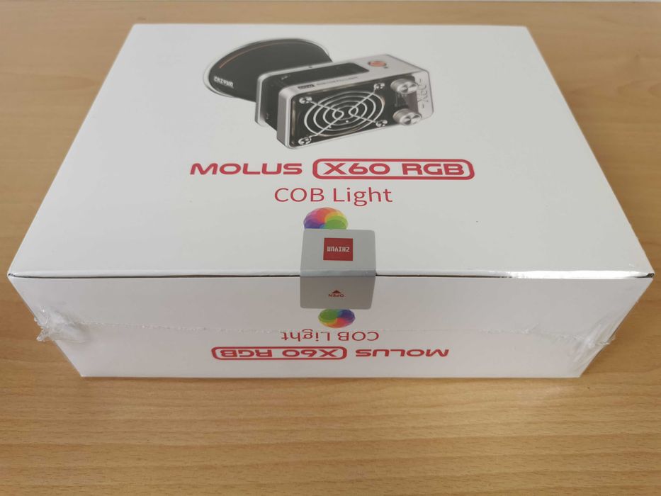 Zhiyun-Tech Molus X60 RGB COB Light насочено постоянно осветление