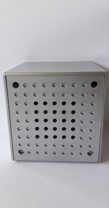 часовник антикварен, куб марка Рееко  Reeko, будилник, календар