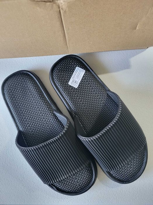Papuci barbati negru 41-42  noi