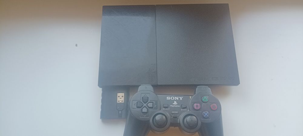 Playstation 2 zagrujaet s fleski igr