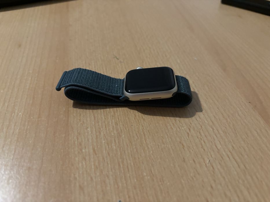 *ПРОДАВАМ НОВ* Apple Watch SE (GPS) GEN 2 40mm