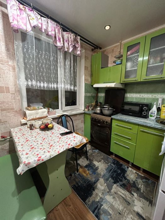 Продаётся 2 комн район 8 школа