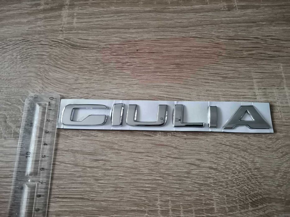 Alfa Romeo Giulia надписи емблеми