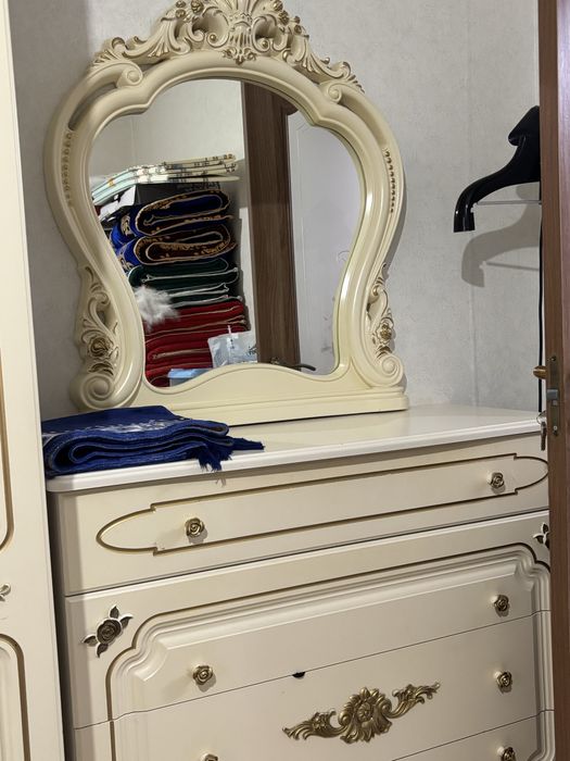 Спальный гарнитур