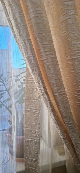 ПРОДАЮТСЯ шторы с тюлью